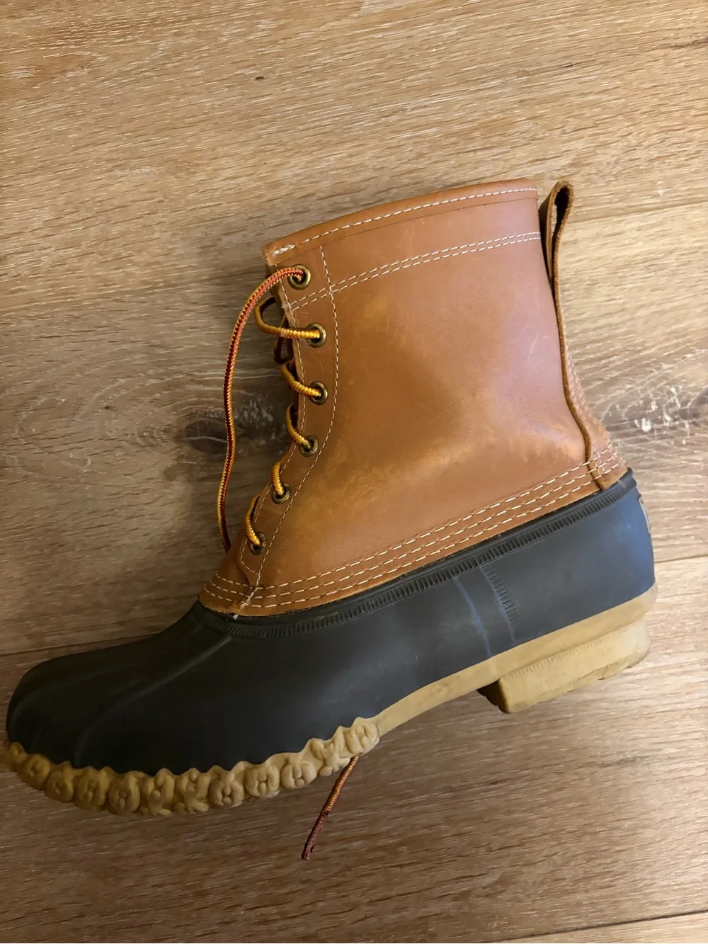 Rarely worn men’s LL Bean boots - excellent condition!